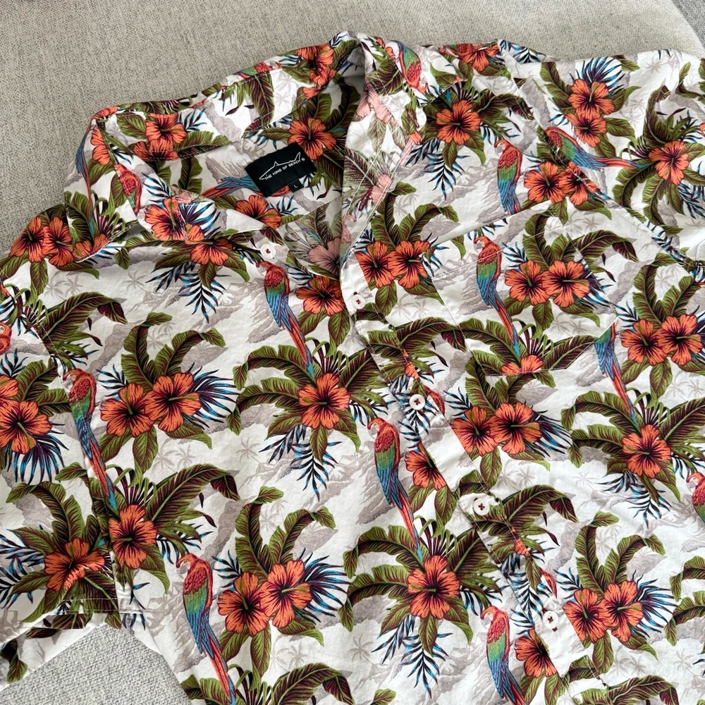Hibiscus + Parrot 100% Colorful Cotton Casual Hawaiian Button Down T-Shirt